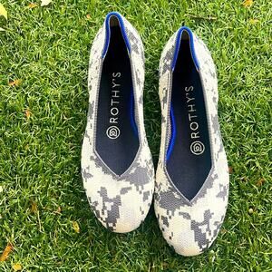 Rothy’s round toe size 6 ash gray camo woman flat shoes